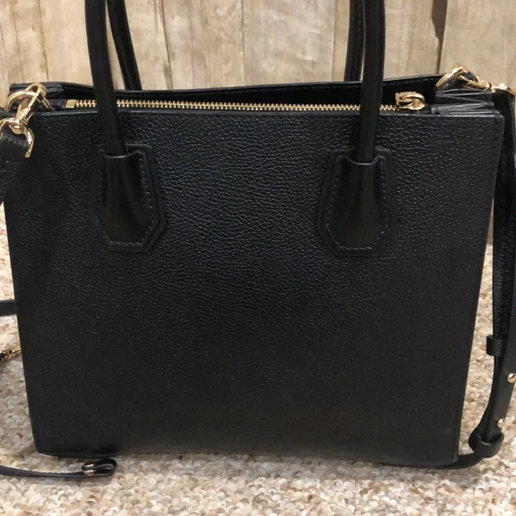 Michael Kors Black Satchel Crossbody Handbag w/adjustable strap & key holder - Picture 5 of 14